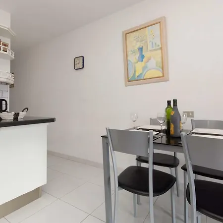 Cristian Sur 12 Two Bed Appartement